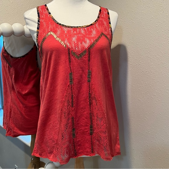 GIMMICKS BY BKE tank top size small cotton lace embellished back cutout - Picture 12 of 12